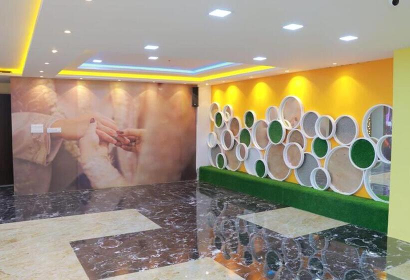 فندق Rise & Dine Restaurant & Banquet