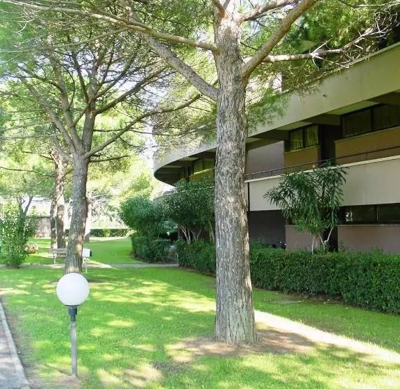 Isa   Studio 2 Beds In Residence With Swimming Pool Bed And Bath Linen Included