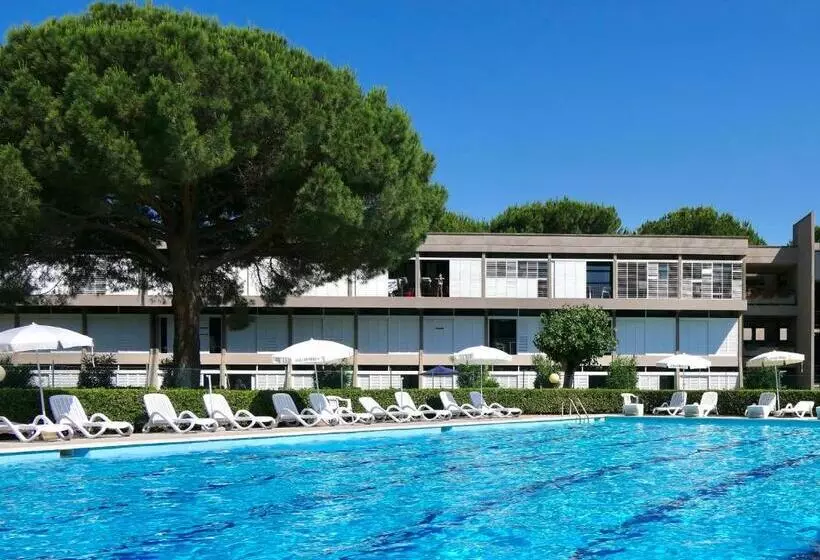 Isa   Studio 2 Beds In Residence With Swimming Pool Bed And Bath Linen Included