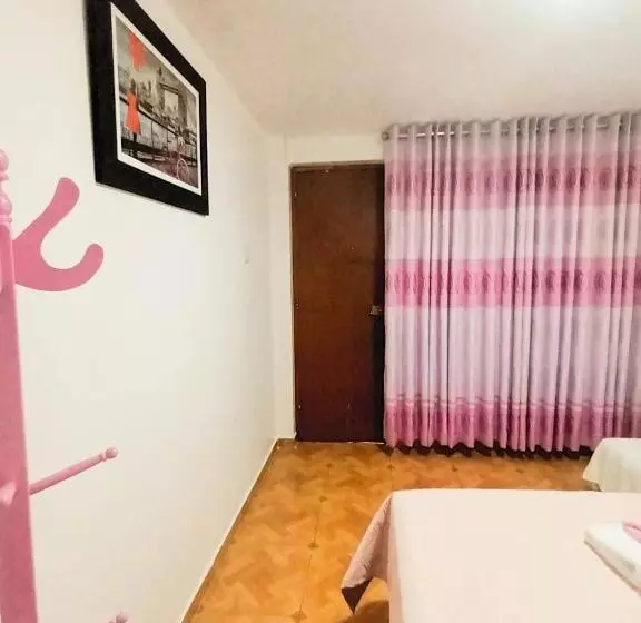 ペンション Female Accommodation Experience In Front Of Lima Airport