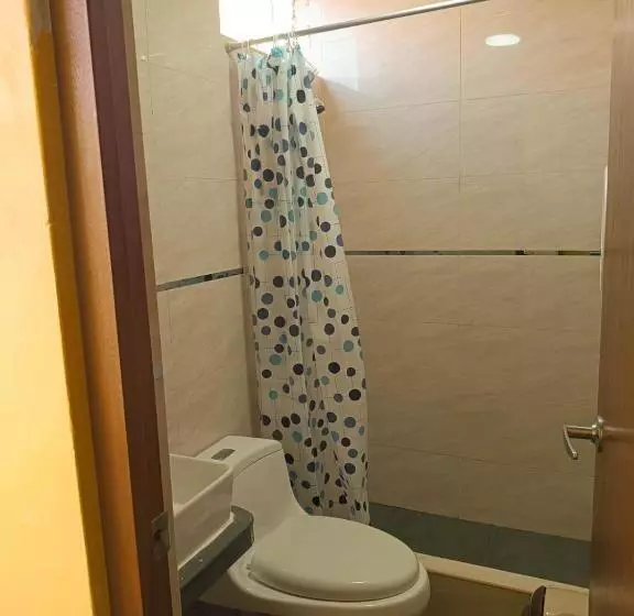ペンション Female Accommodation Experience In Front Of Lima Airport