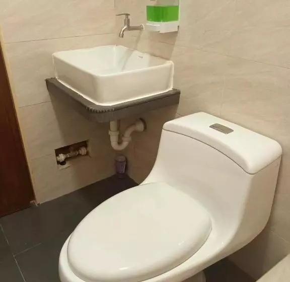 ペンション Female Accommodation Experience In Front Of Lima Airport