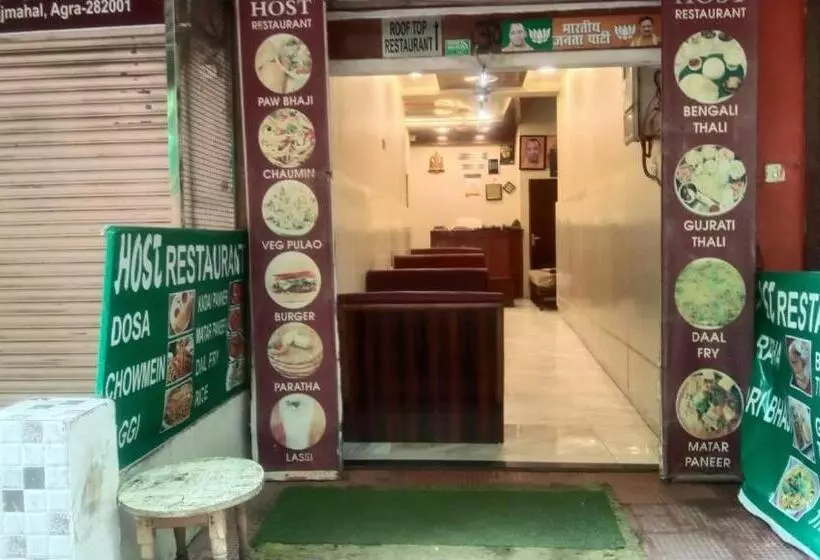 Pension Host