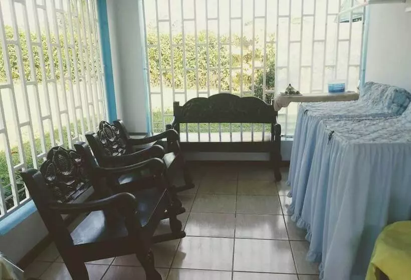 Majatalo Room In House   Habitacion Y Bano Independientes