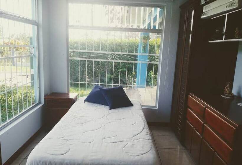 پانسیون Room In House Habitacion Y Bano Independientes