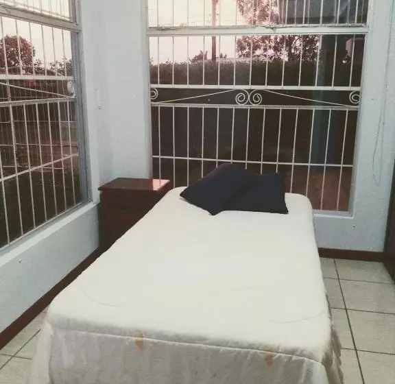 Majatalo Room In House   Habitacion Y Bano Independientes