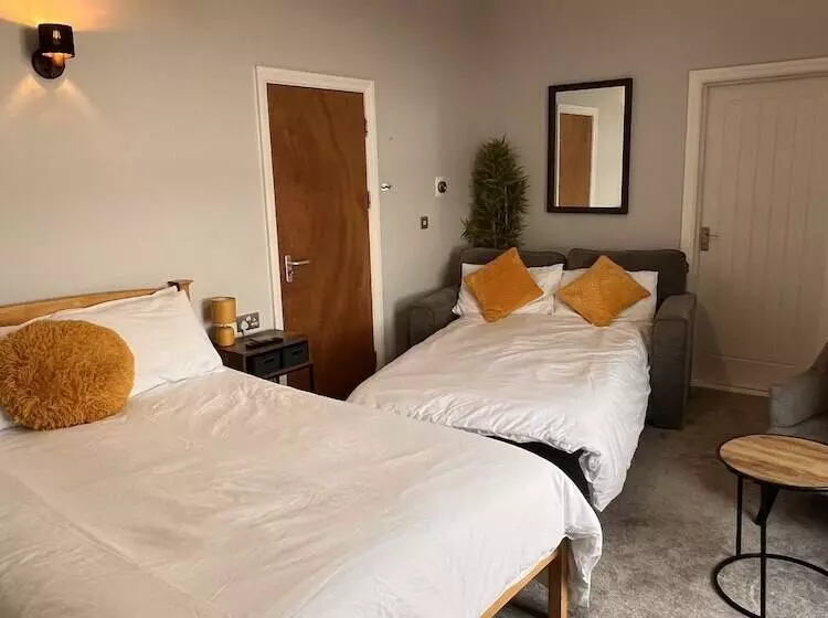 Majatalo Hoopers Sandy Beach Guest Rooms