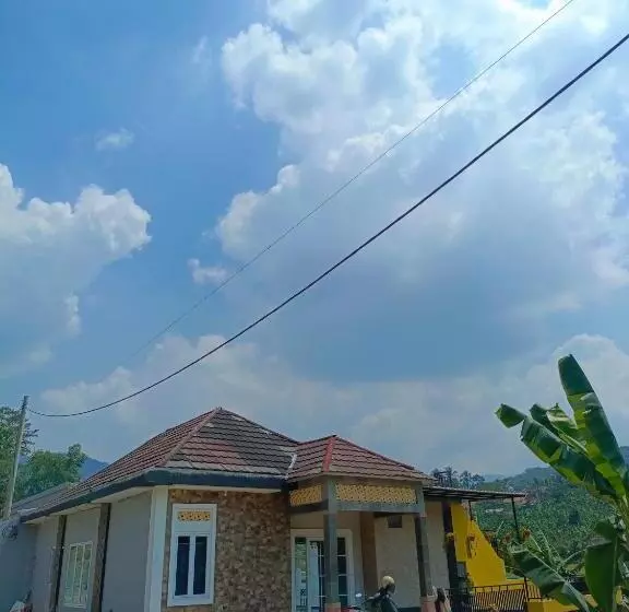 Ostello Vila Gunung Batu Inces