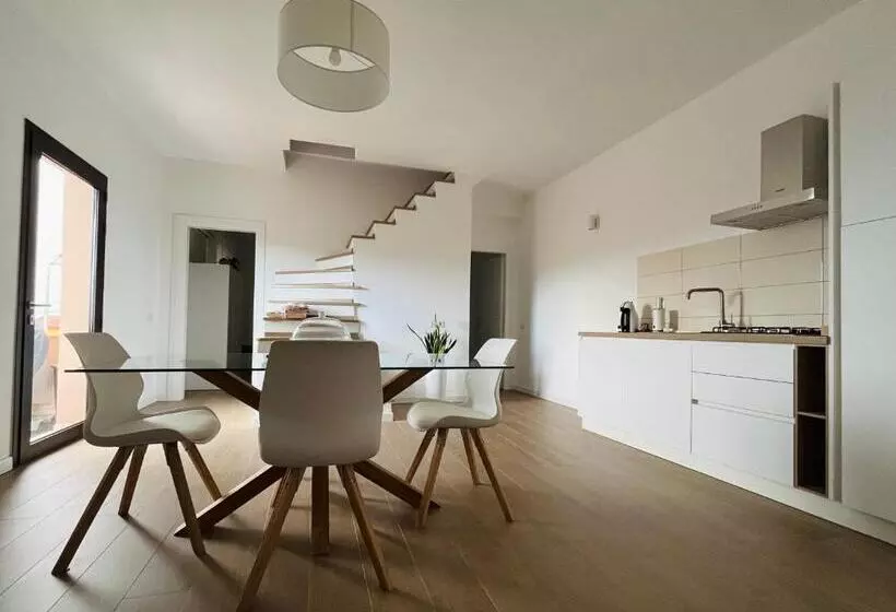 ベッドアンドブレックファースト La Girandola