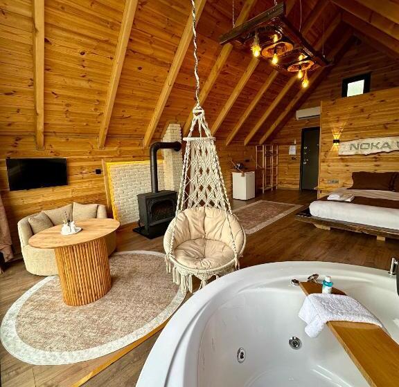 Aamiaismajoitus (B&B) Noka Wood Bungalov