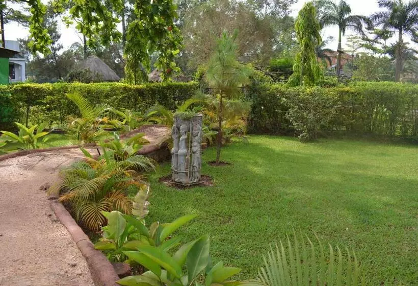 تختخواب و صبحانه Paradise Gardens Kajjansi