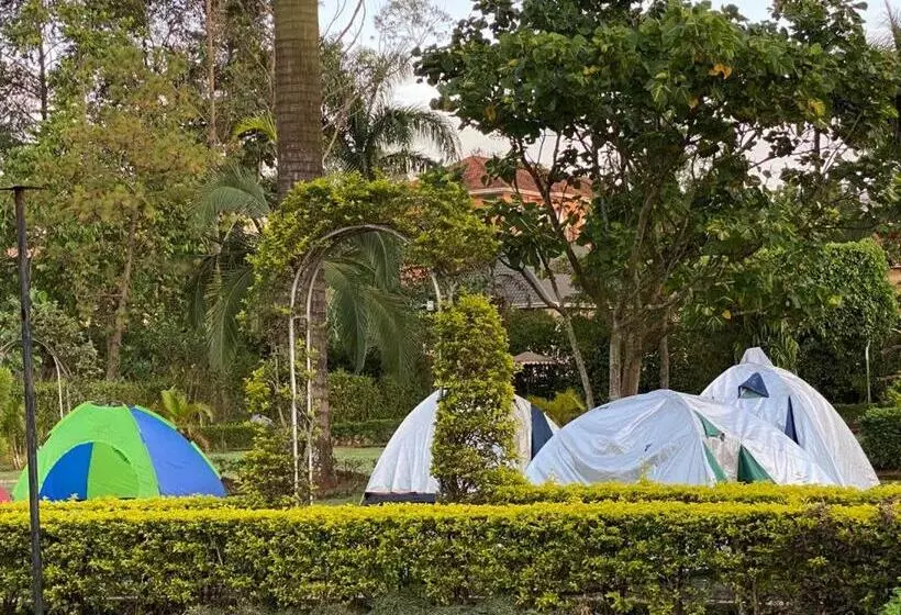تختخواب و صبحانه Paradise Gardens Kajjansi