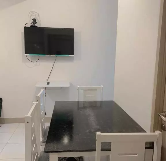 Hotelli Apartemen Tokyo Riverside Pik 2 By Benchmark