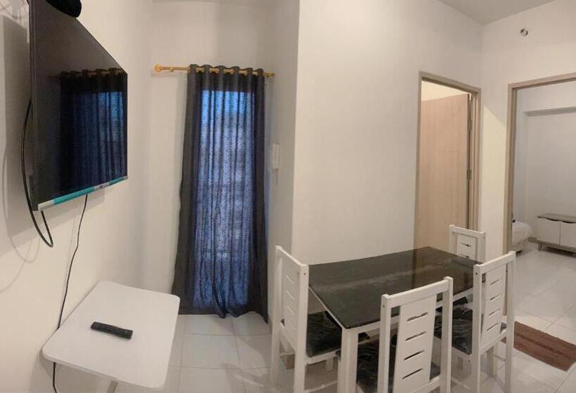 בית מלון כפרי Apartemen Tokyo Riverside Pik 2 By Benchmark