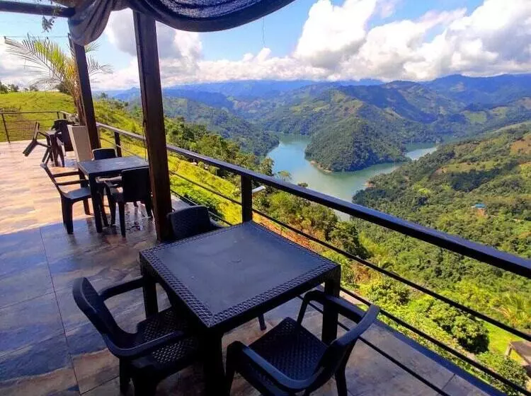 ホテル Avani Boutique