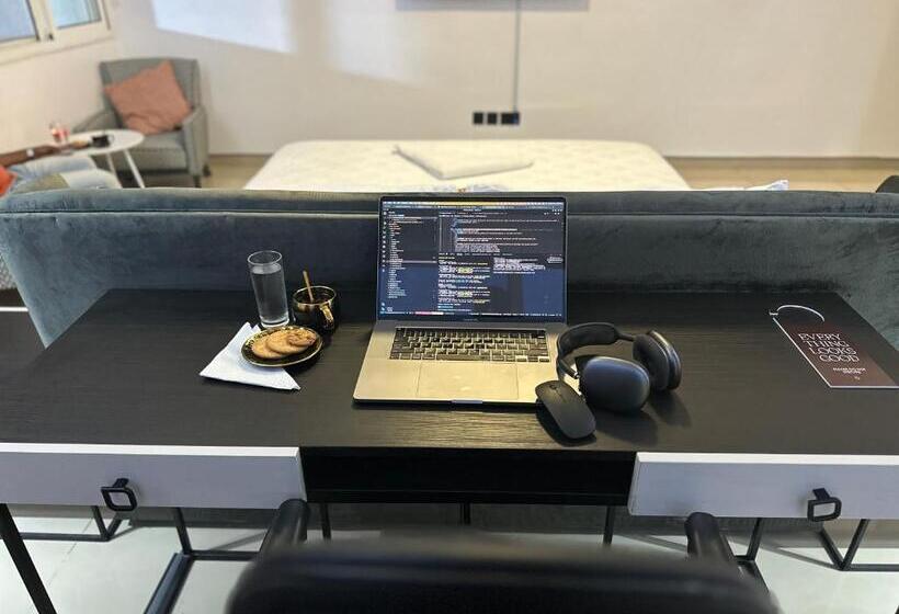 هتل Guided Hospitality Luxury Accommodations