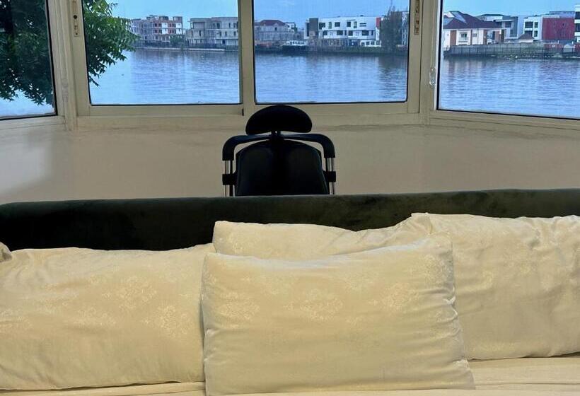 هتل Guided Hospitality Luxury Accommodations