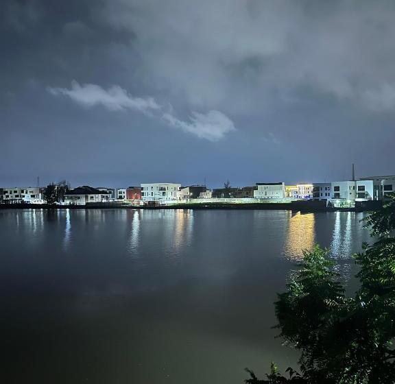 هتل Guided Hospitality Luxury Accommodations