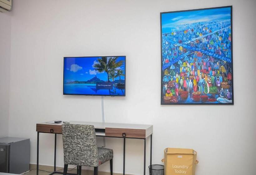 هتل Guided Hospitality Luxury Accommodations