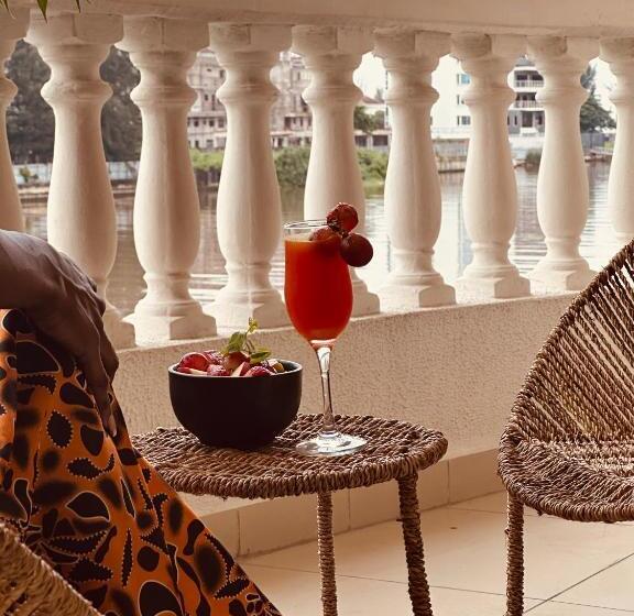 هتل Guided Hospitality Luxury Accommodations