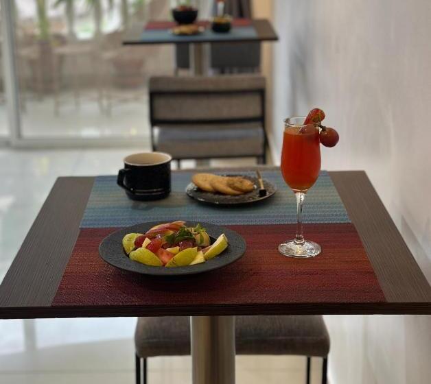 هتل Guided Hospitality Luxury Accommodations