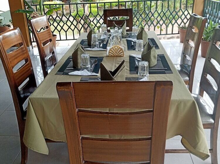 هتل Iretet Mara Lodge