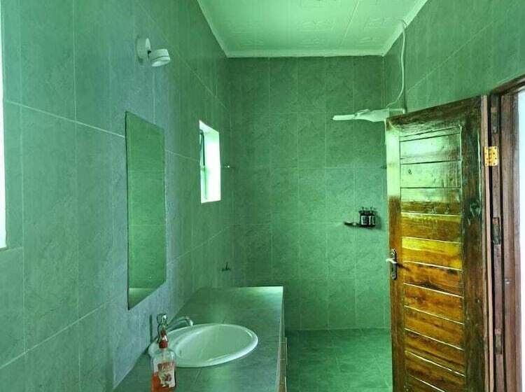 هتل Iretet Mara Lodge