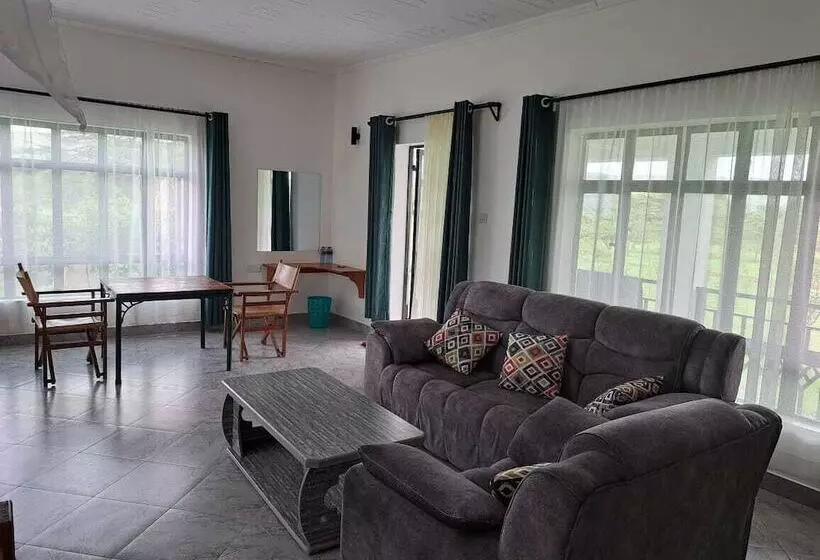 هتل Iretet Mara Lodge