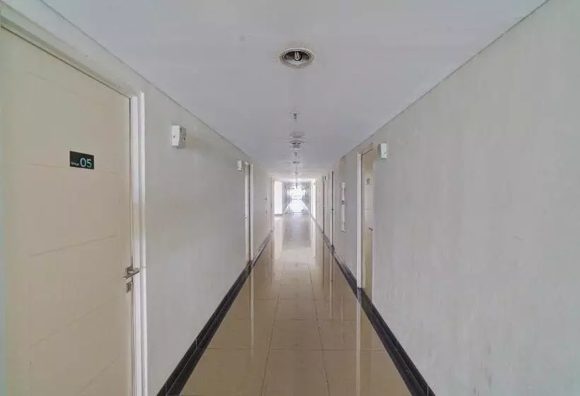 Hotelli Oyo Life 92874 Apartement Grand Sentraland Karawang By Red Dragon