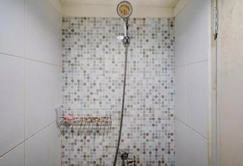 Hotelli Oyo Life 92874 Apartement Grand Sentraland Karawang By Red Dragon