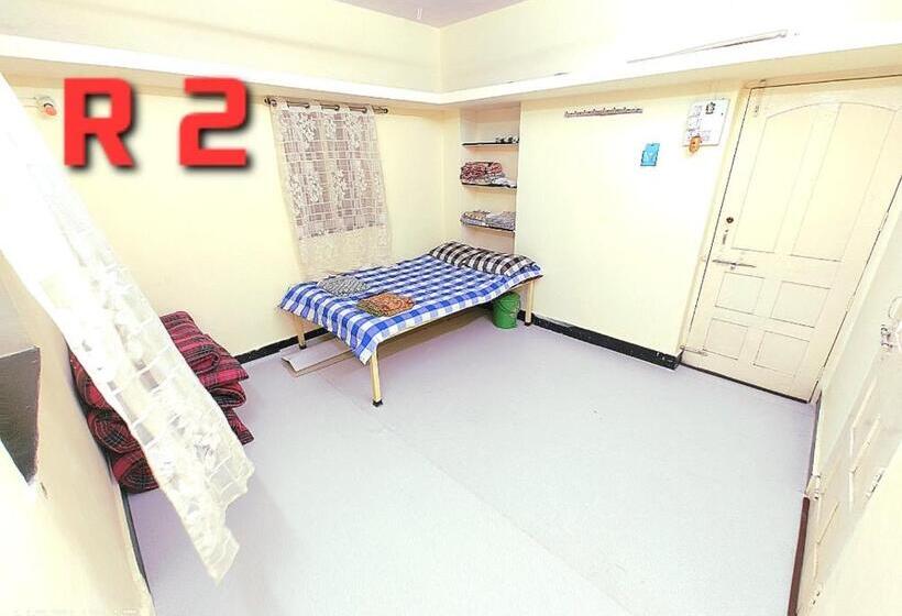 Hotel Shriguru Guest House Akkalkot