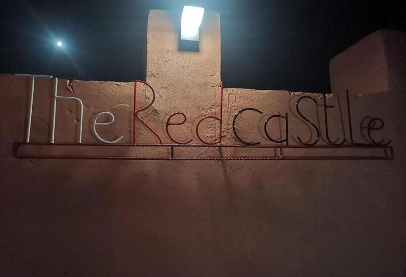 هتل The Red Castle