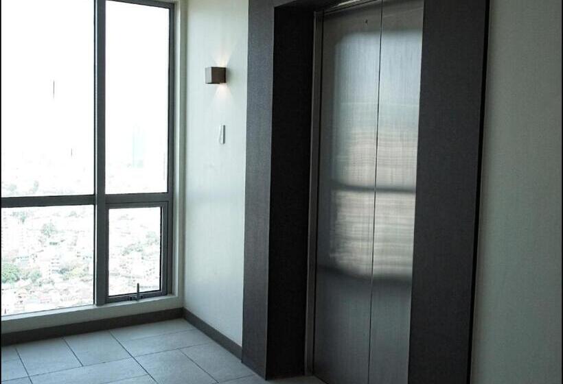 Modern And Comfortable Staycation   Unit 3718 Novotel Tower