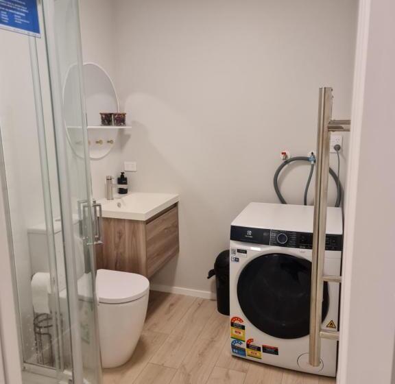 펜션 Back Garden Flat With Free On Street Parking And Fiber Wifi 15 Mins To Ferry, Stadium, Cbd