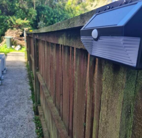 펜션 Back Garden Flat With Free On Street Parking And Fiber Wifi 15 Mins To Ferry, Stadium, Cbd