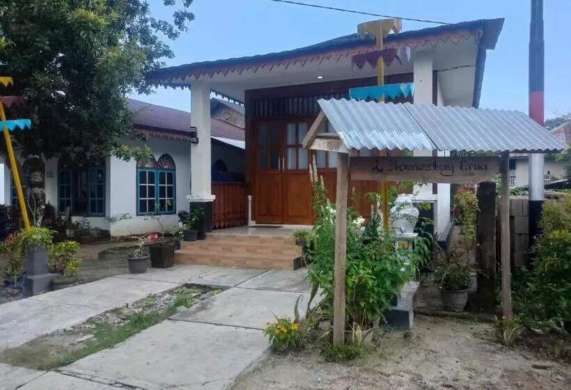 ペンション Homestay Erna Tanjong Tinggi