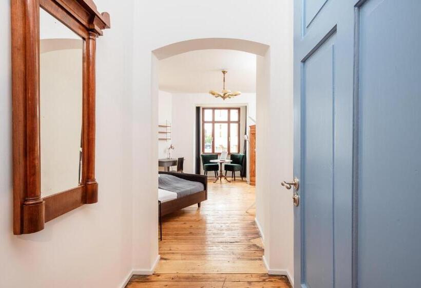 بنسيون Künstlerzimmer Im Kulturhaus Häselburg