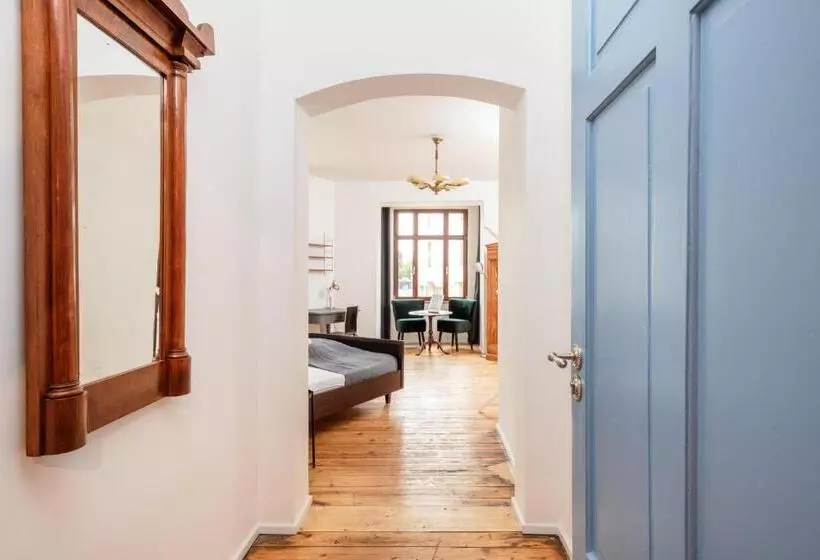 Majatalo Künstlerzimmer Im Kulturhaus Häselburg