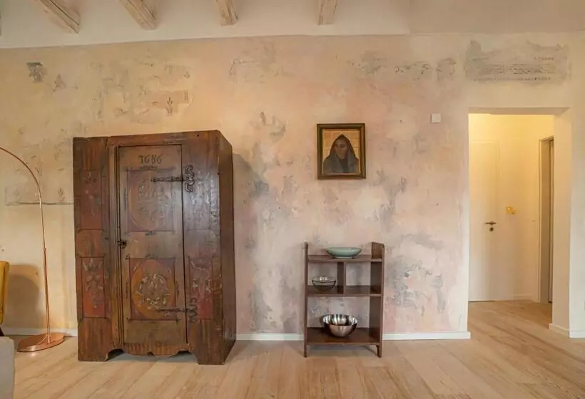 Majatalo Künstlerzimmer Im Kulturhaus Häselburg