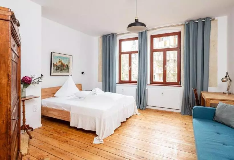 Majatalo Künstlerzimmer Im Kulturhaus Häselburg