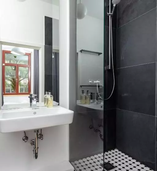 Majatalo Künstlerzimmer Im Kulturhaus Häselburg