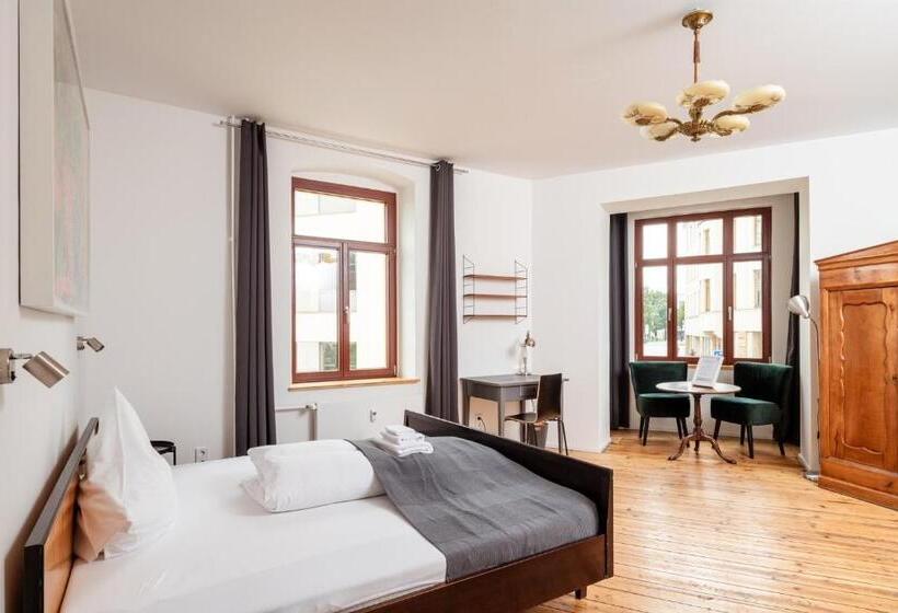 بنسيون Künstlerzimmer Im Kulturhaus Häselburg