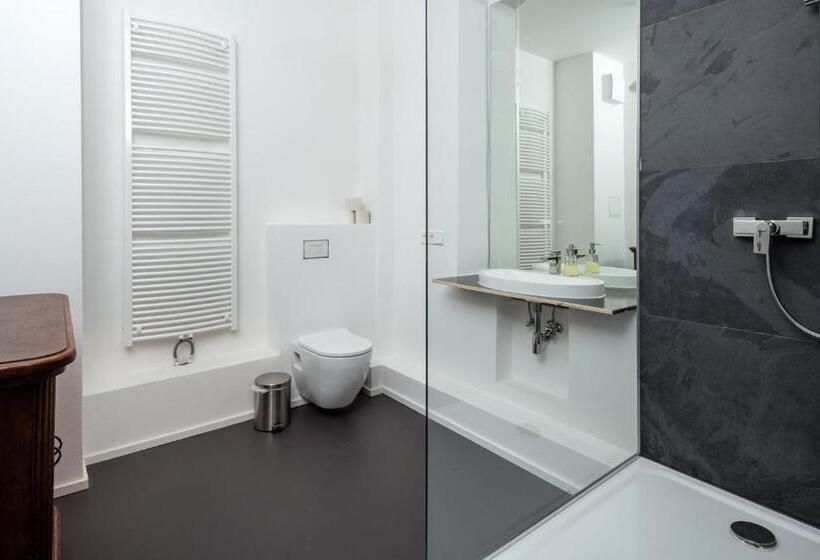 بنسيون Künstlerzimmer Im Kulturhaus Häselburg