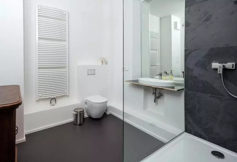 Majatalo Künstlerzimmer Im Kulturhaus Häselburg