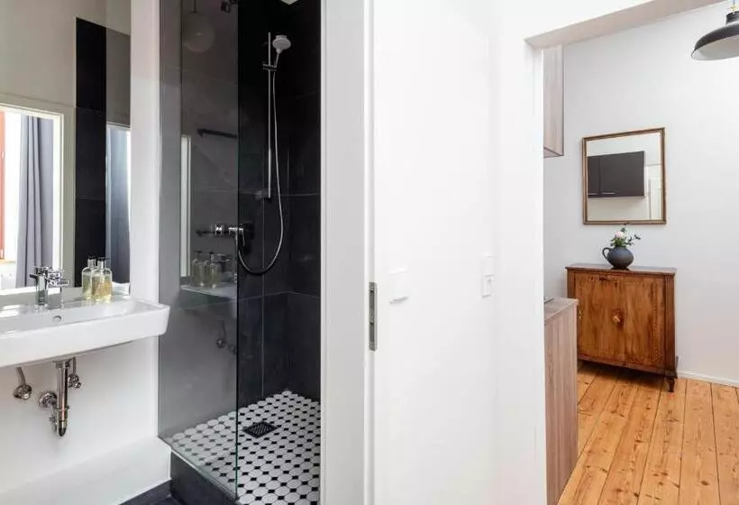 Majatalo Künstlerzimmer Im Kulturhaus Häselburg