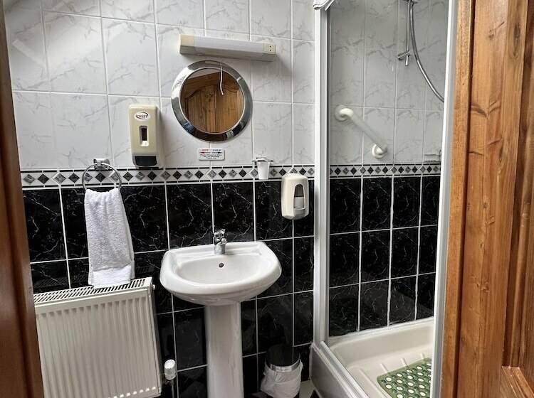 פנסיון Malahide Guest Rooms