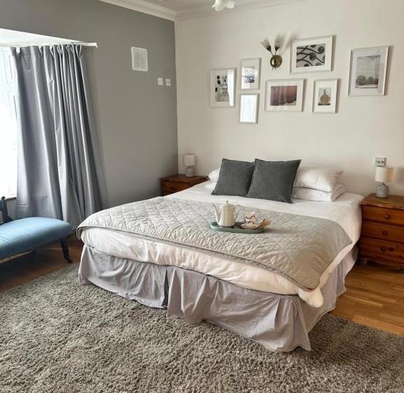 פנסיון Malahide Guest Rooms