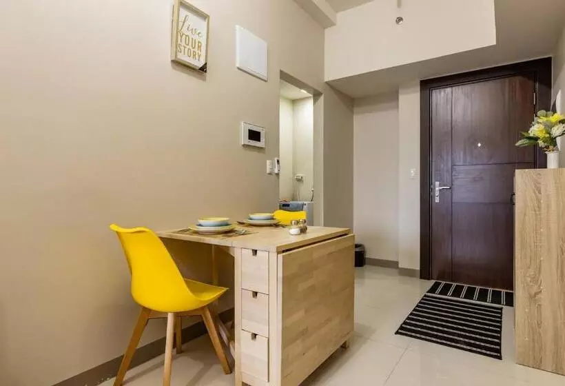 Spacious Cozy Condo With Gym And Shared Pool