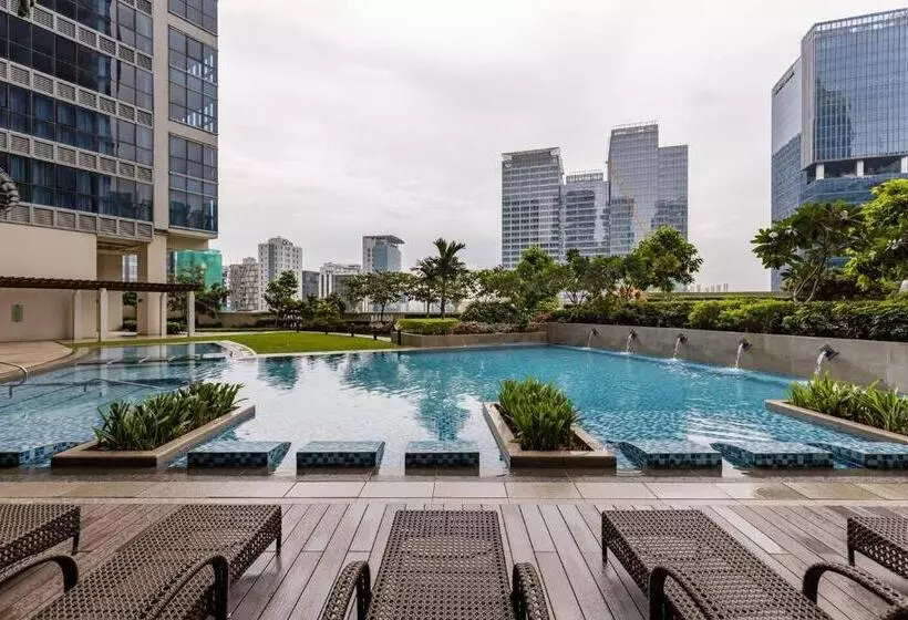 Spacious Cozy Condo With Gym And Shared Pool