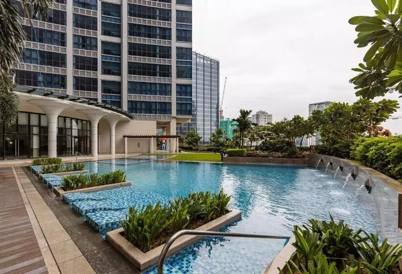 Spacious Cozy Condo With Gym And Shared Pool